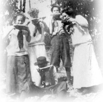 Members of the Neisler family having a picnic near Kings Mountain circa 1910. Courtesy of Neisler Brothers, Inc.