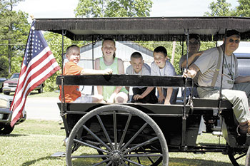 Free horse and buggy rides were provided by Lynn and Rodney Willis. Ian, Aleya, Christian, and Gage had the pleasure of taking this trip.